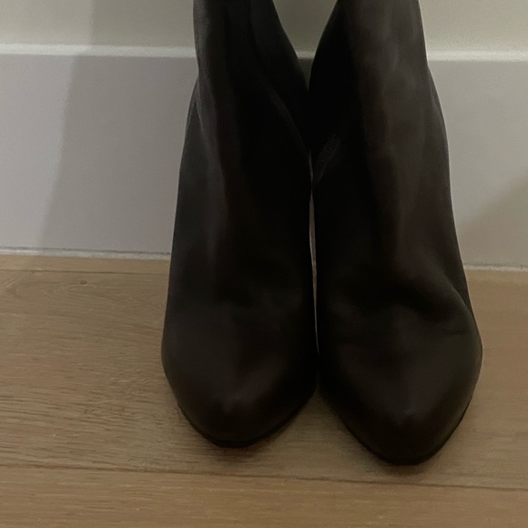 Burberry Elegant Black Wedge Sandals - Picture 3 of 6